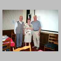 59-09-1263 6. Kirchspieltreffen 2005. Die drei ausgezeichneten Teilnehmer des Treffens.JPG